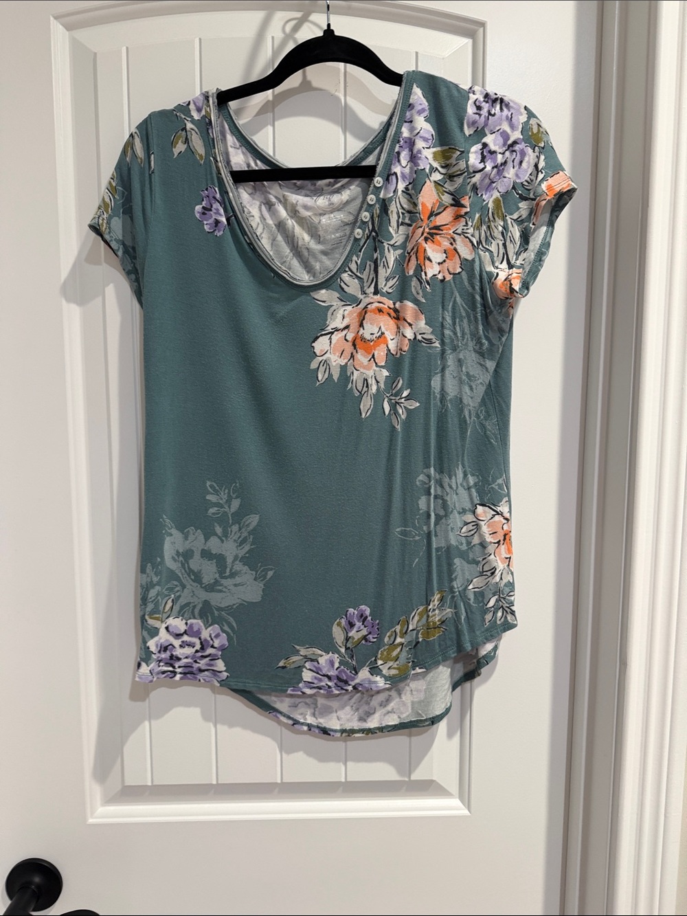 Floral Scoop-Neck Short Sleeve Tee in Teal Green